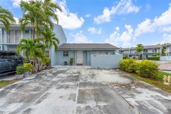 Chateaubleau Villas, 3868 SW 107th Ave #5-11, University Park, Florida 33165, image 3