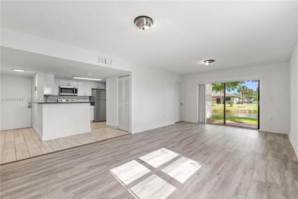 9821 Nob Hill Ct, Sunrise, Florida 33351, image 1