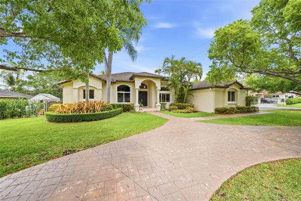 9901 SW 145th St, Unincorporated Dade County, Florida 33176, image 1