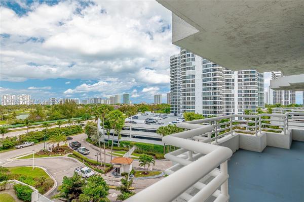 Parc Central Aventura East, 3300 NE 192nd St #711, Aventura, Florida 33180, image 1