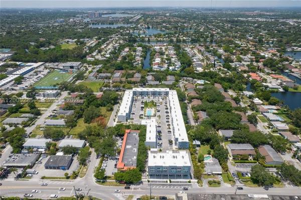 Aventura Village, 2505 NE 193rd St #4215, Unincorporated Dade County, Florida 33180, image 1