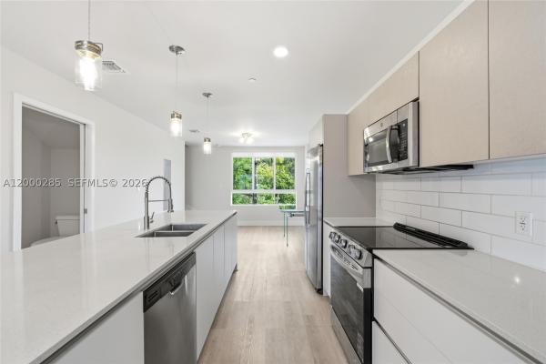 Aventura Village, 2505 NE 193rd St #4215, Unincorporated Dade County, Florida 33180, image 1