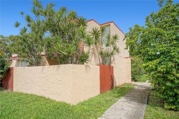20107 SW 123rd Dr, Unincorporated Dade County, Florida 33177, image 1