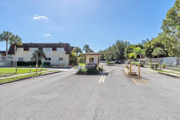 9009 SW 138th St #20-2, Unincorporated Dade County, Florida 33176, image 1