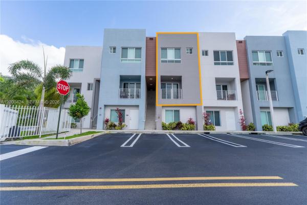 Aventura Village, 2505 NE 193rd St #4215, Unincorporated Dade County, Florida 33180, image 2