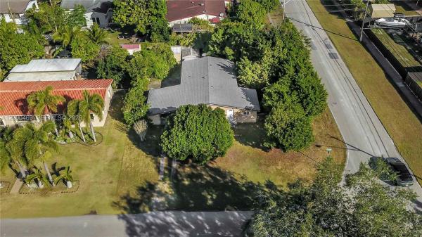 16705 SW 298th Ter, Homestead, Florida 33030, image 2