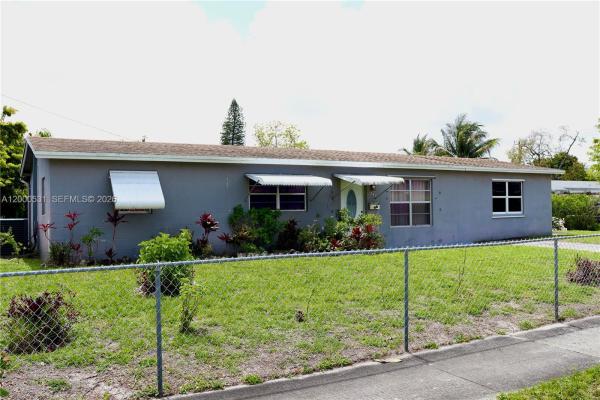 1240 NE 214th St, Unincorporated Dade County, Florida 33179, image 3