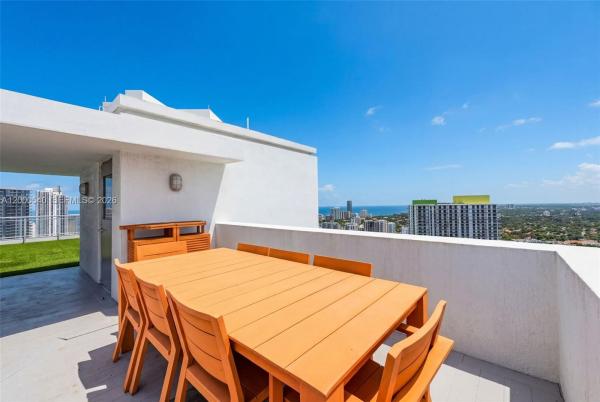 The Ivy At Riverfront, 90 SW 3rd St #PH12, Miami, Florida 33130, image 1