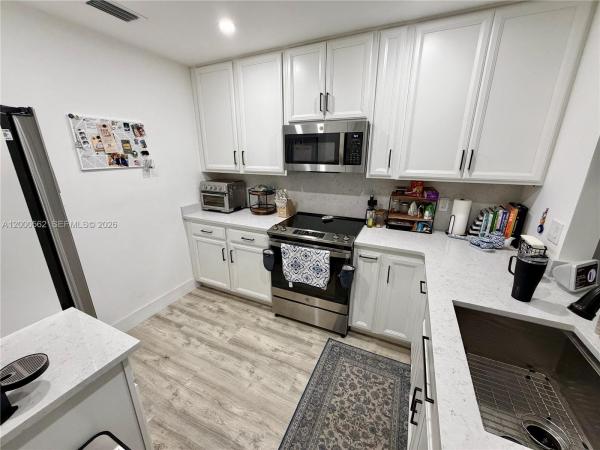Pine Grove, 11259 N Kendall Dr #204H, Kendall, Florida 33176, image 3