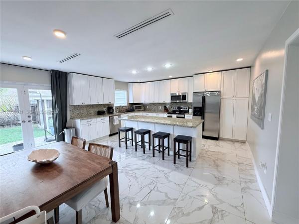 11020 SW 42nd Ter, Unincorporated Dade County, Florida 33165, image 1