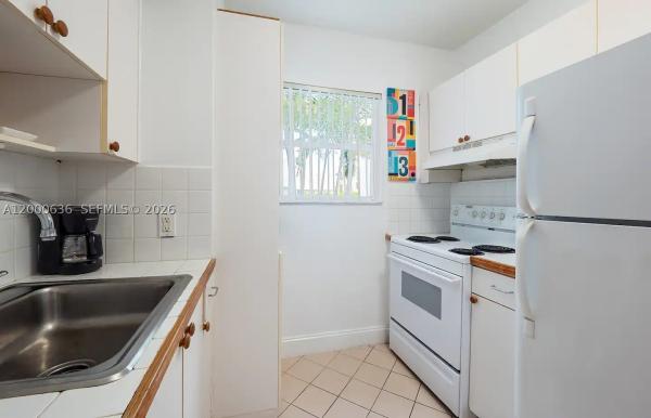 Jasmine, 2615 Collins Ave #37, Miami Beach, Florida 33140, image 3