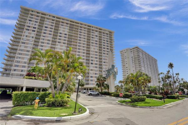 Arlen House Central, 300 Bayview Dr #PH-10, Sunny Isles Beach, Florida 33160, image 1