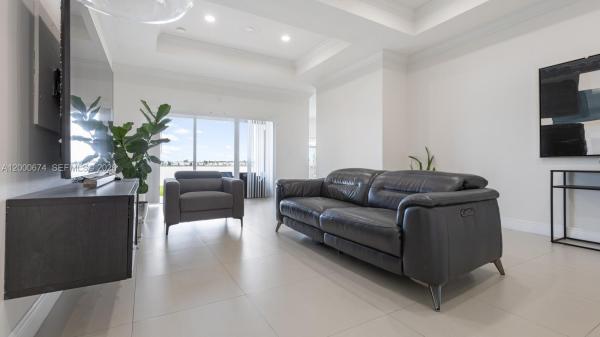 13430 SW 136th Ter, Unincorporated Dade County, Florida 33186, image 2