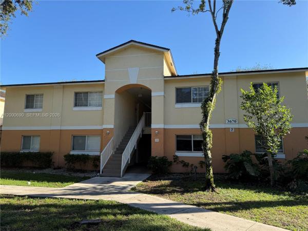 Lakewood At Emerald Hills, 3670 N 56th Ave #705, Hollywood, Florida 33021, image 2