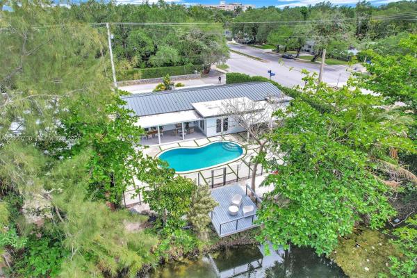 Merion Park Manor, 7142 SW 65th Ave, South Miami, Florida 33143, image 1