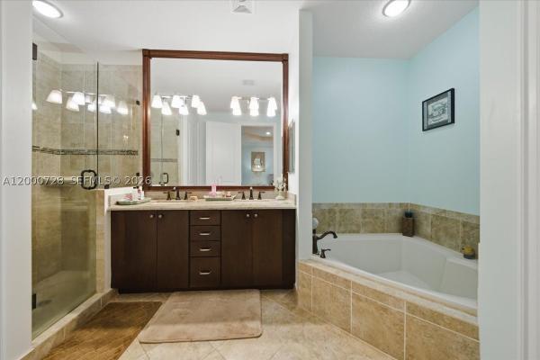Riverwalk At Lago Mar, 110 E Riverwalk Cir E, Plantation, Florida 33325, image 2