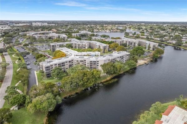 Colony Point, 900 Colony Point Cir #317, Pembroke Pines, Florida 33026, image 1