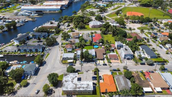 Washburns, 1680 NW 22nd Ct, Miami, Florida 33125, image 2