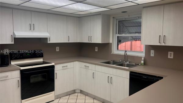 Hollywood Little Ranches, 2635 Taylor St, Hollywood, Florida 33020, image 2
