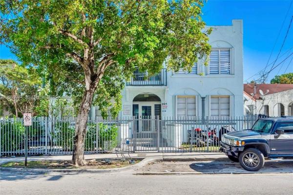 Lawrence Estates East, 301 SW 10th Ave #1, Miami, Florida 33130, image 1