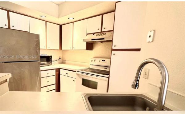 Coral Key, 3310 Pinewalk Dr N #1823, Margate, Florida 33063, image 1