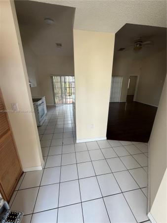 960 NE 214th Ln #960-04, Unincorporated Dade County, Florida 33179, image 2