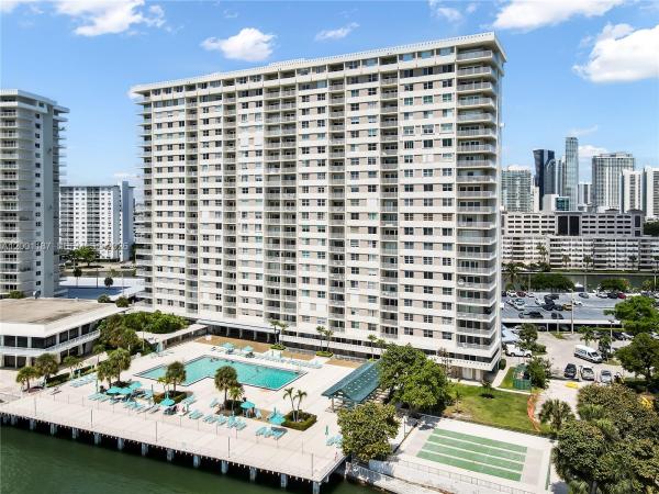 Arlen House Central, 300 Bayview Dr #315, Sunny Isles Beach, Florida 33160, image 2