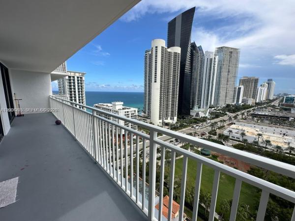 Winston Towers 600, 210 174th St #2202, Sunny Isles Beach, Florida 33160, image 2