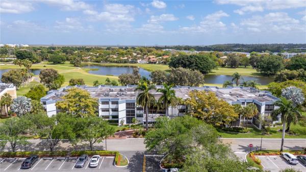 Country Club Village, 16251 Golf Club Rd #311, Weston, Florida 33326, image 2