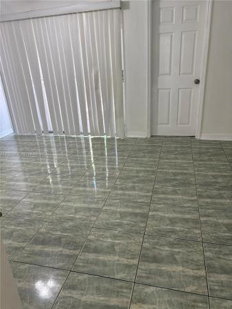 270 NE 142nd St #14A, Unincorporated Dade County, Florida 33161, image 2