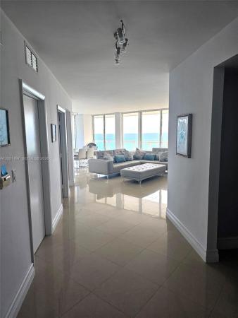 Akoya, 6365 Collins Ave #1703, Miami Beach, Florida 33141, image 2
