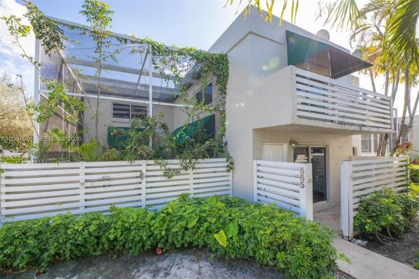 Arbor Courts At Jacaranda, 565 NW 97th Ave, Plantation, Florida 33324, image 1