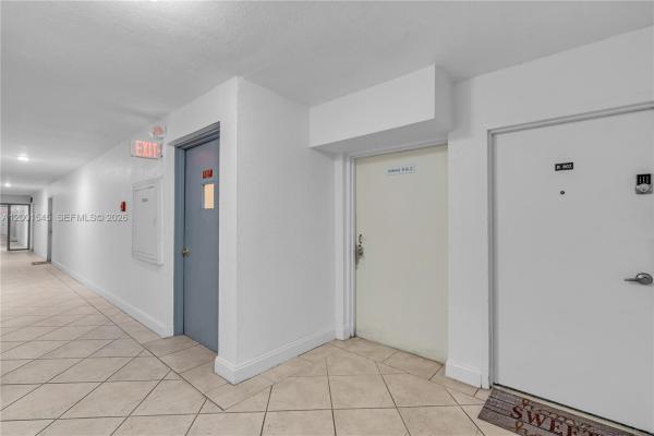 Dadeland Place, 9143 SW 77th Ave #B802, Unincorporated Dade County, Florida 33156, image 2