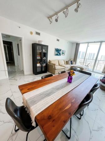 One Miami East, 335 S Biscayne Blvd #3300, Miami, Florida 33131, image 2