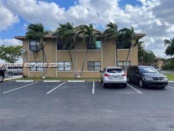 Lago Grande, 2605 W 67th Pl #23-10, Hialeah, Florida 33016, image 1