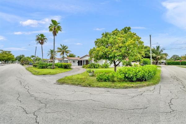 Coral Ridge Isles, 1611 NE 50th Ct #4, Fort Lauderdale, Florida 33334, image 1