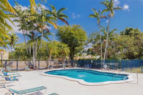 Coral Reef Townhouses, 15391 S Dixie Hwy #60, Palmetto Bay, Florida 33157, image 3