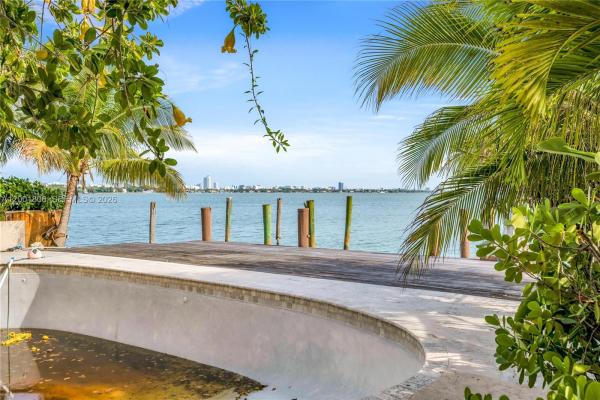 Isle Of Normandy, Miami Beach, Florida 33141, image 2