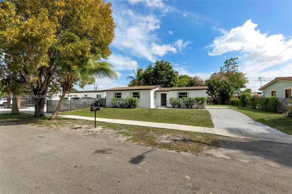 7970 NW 176th St, Hialeah, Florida 33015, image 2