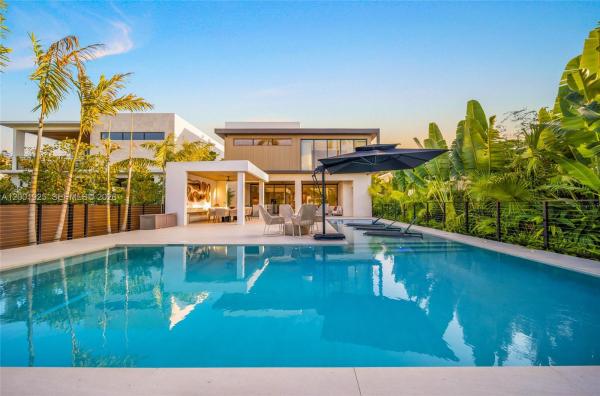 Aqua Marine, 707 NE 77th St #N/A, Miami, Florida 33138, image 1