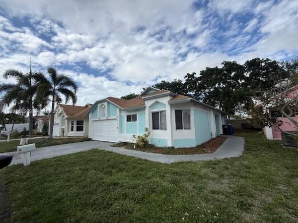 Hunter Glen, 1034 W Jasmine Ln, North Lauderdale, Florida 33068, image 1