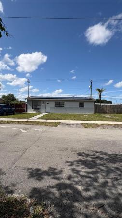 1121 NE 211th St, Unincorporated Dade County, Florida 33179, image 1