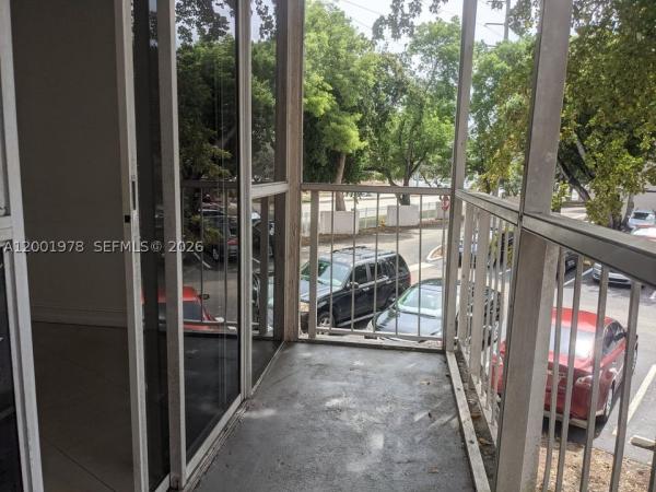 Las Brisas At Country Club Of Miami, 7125 NW 186th St #B209, Hialeah, Florida 33015, image 1