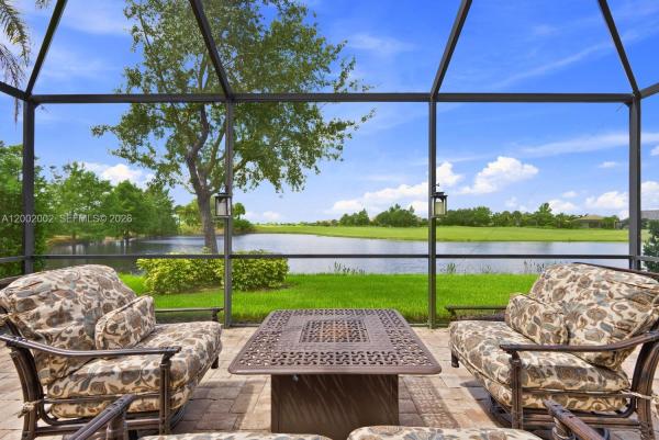 6392 Liberty St, Naples, Florida 34142, image 1