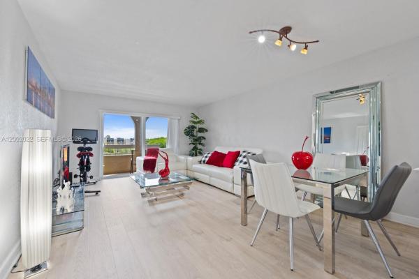 Village Of Kings Creek, 7845 Camino Real #O-413, Glenvar Heights, Florida 33143, image 1