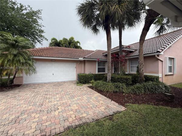 Palm Beach Bath & Tennis, 5291 Grande Palm Cir, Delray Beach, Florida 33484, image 3