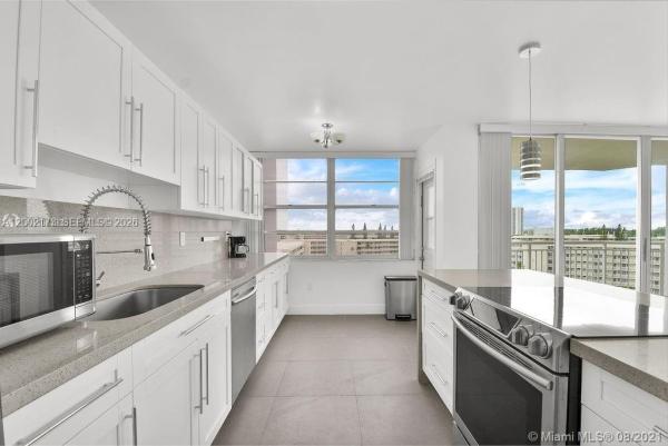 Del Prado, 18041 Biscayne Blvd #801-4, Aventura, Florida 33160, image 2