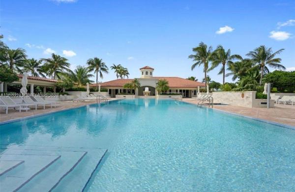 Turnberry Village North Tower, 20000 E Country Club Dr #906, Aventura, Florida 33180, image 1