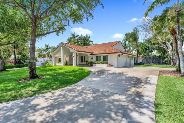 9941 SW 143rd St, Unincorporated Dade County, Florida 33176, image 1