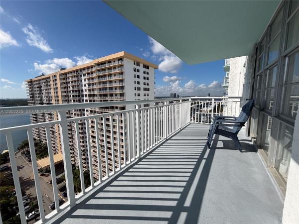 Winston Towers 500, 301 174th St #1912, Sunny Isles Beach, Florida 33160, image 3
